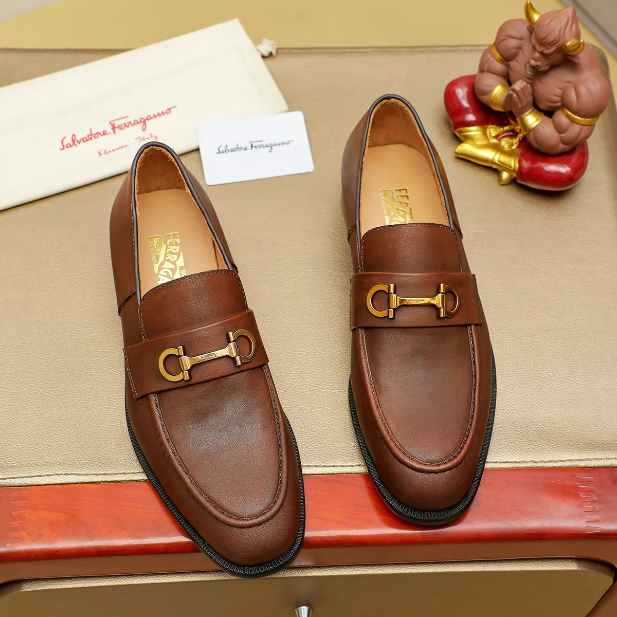 Men's shoes 💰440 Ferragamo [Ferragamo] top imported suit men's shoes 💯Original copy of the official website, product materials: selected imported embossed calfskin + luxury hardware buckle accessories ~ imported water-dyed cow 🐂 leather lining. Strong three-dimensional visual effect, original combination outsole, multiple colors available😘 Size: 39-44 (38.45.46. Customized)